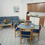 Atrium Zenon מלון דירות 3*