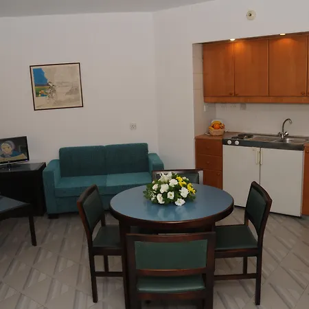 Atrium Zenon Hotel apartamentowy Larnaca