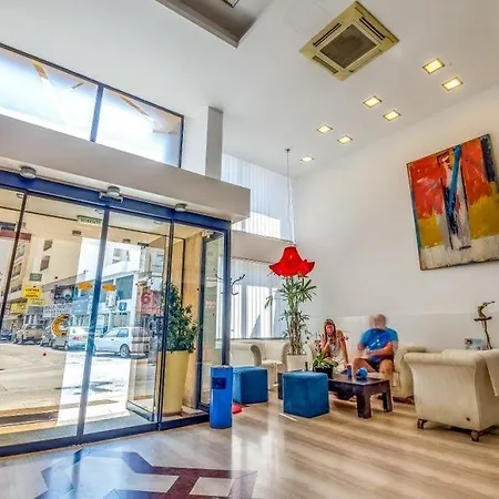 מלון דירות Atrium Zenon 3*