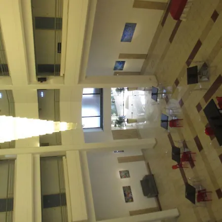中庭泽农公寓酒店 拉纳卡