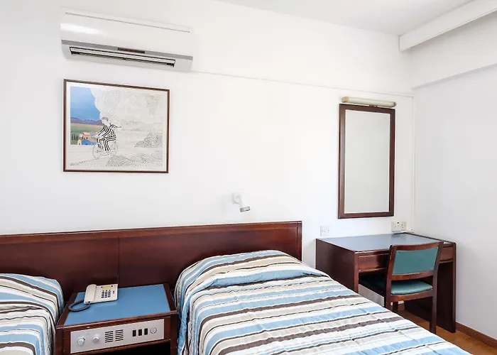 Atrium Zenon アパートホテル ラルナカ