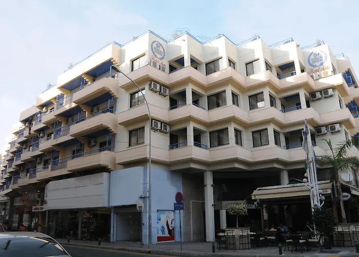 Atrium Zenon アパートホテル 3*